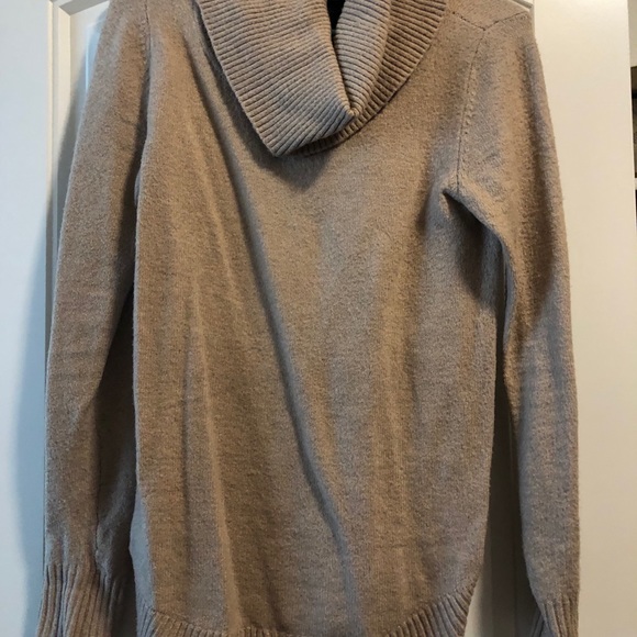 Blouses for sale! - Picture 2 of 13